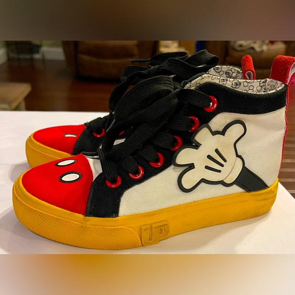 Disney Mickey Mouse boys 13 high top shoe - Picture 1 of 7